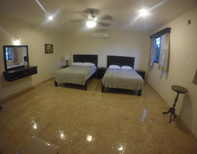 Doble Delux living area